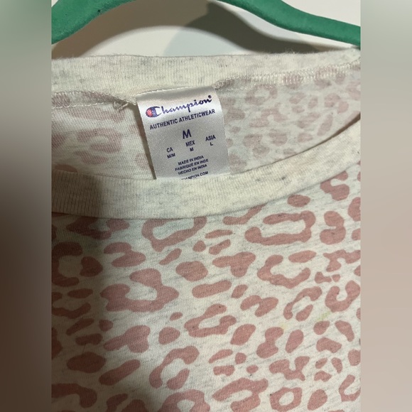 Champion Brand Women’s Long Sleeve Cheetah Print Tshirt Size Medium - Picture 11 of 11